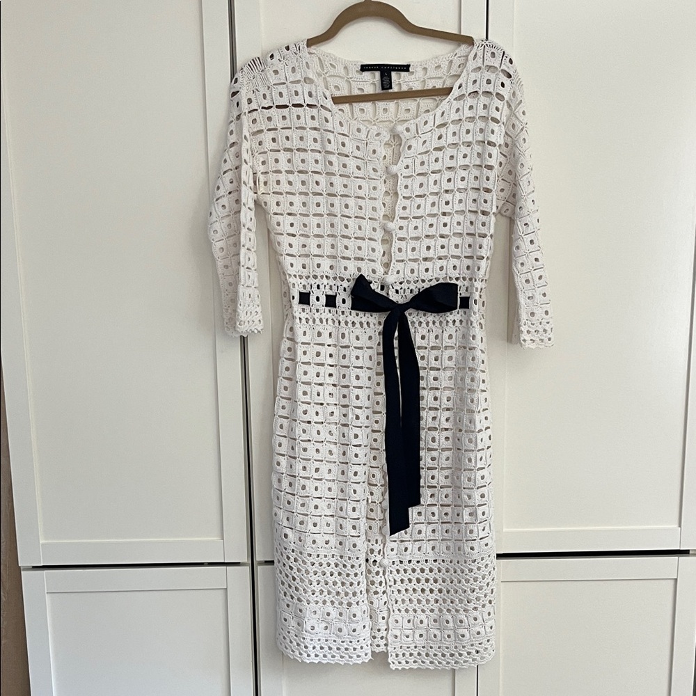 Elegant White Lace sweater with Black Bow - Robert Rodriguez